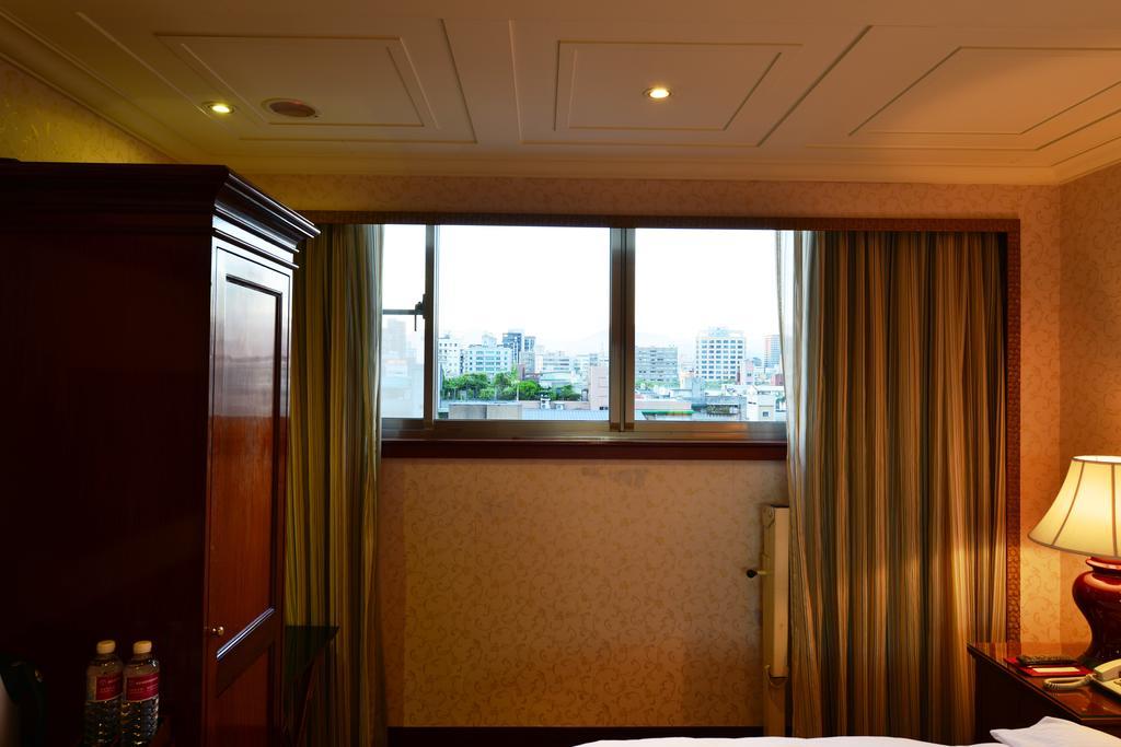 Rido Hotel Taipei Bagian luar foto
